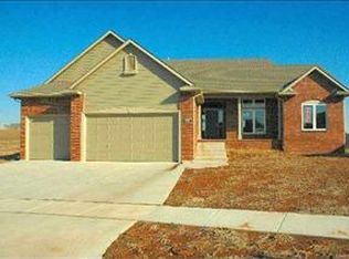 2222 Fairway Ct, Derby, KS 67037