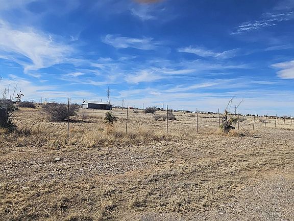 2nd image of 7 Wildfire Rd