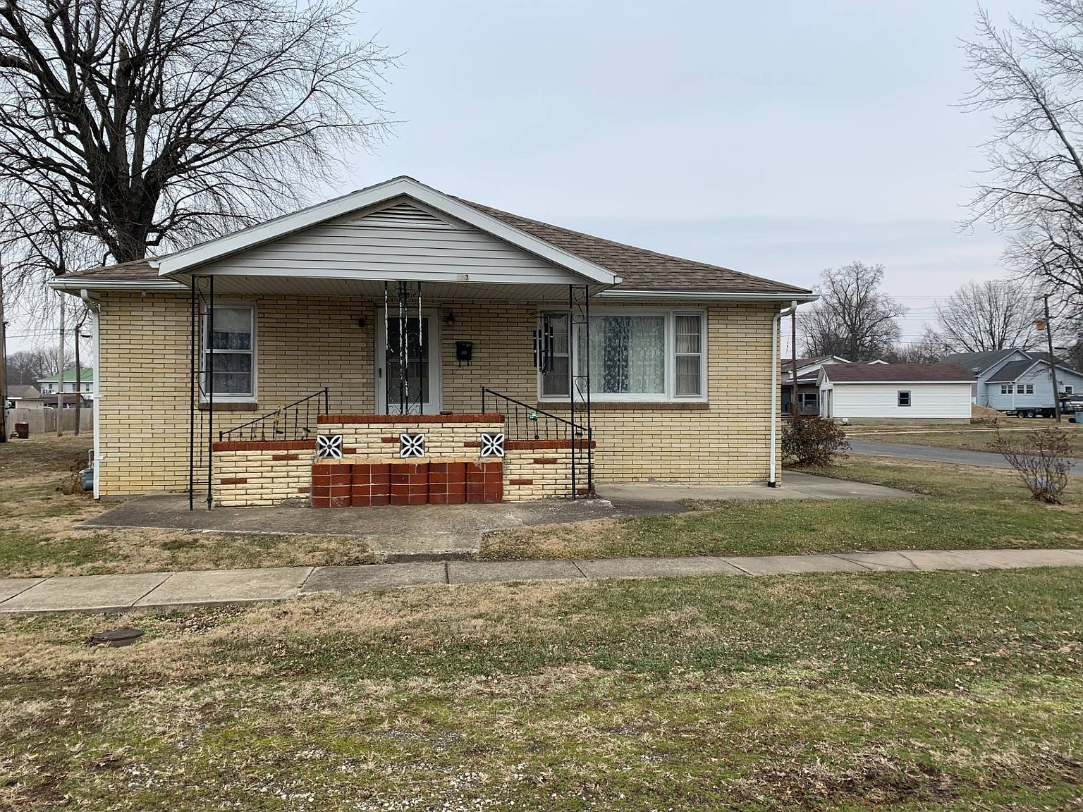 133 E Randolph St, Roodhouse, IL 62082 Zillow