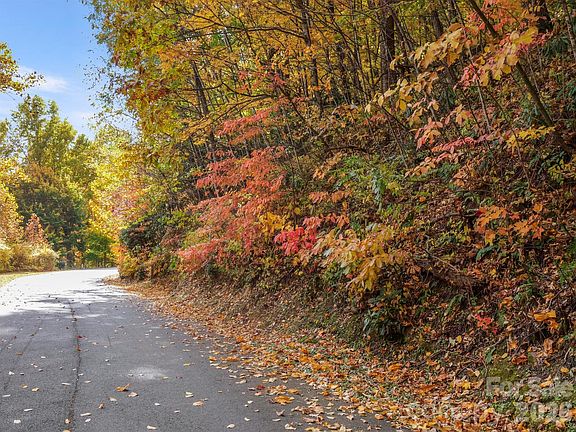 4th image of 26 Great Aspen Way
