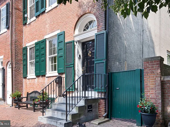 30 The Strand, New Castle, DE 19720