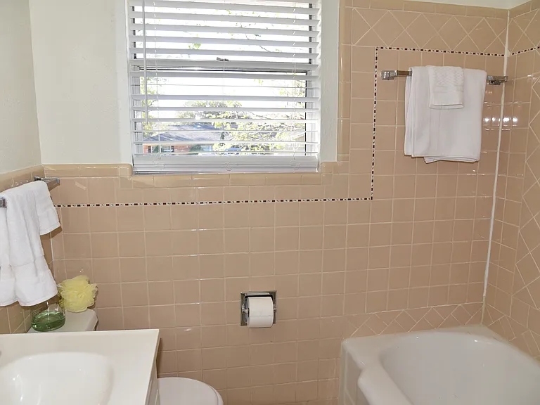 1212 Desiree Ln — Photo 22