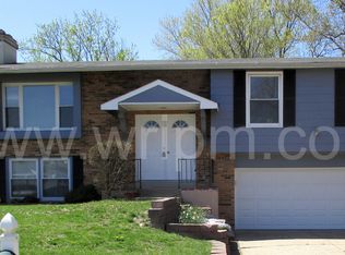 897 Napoli Dr, Ballwin, MO 63021