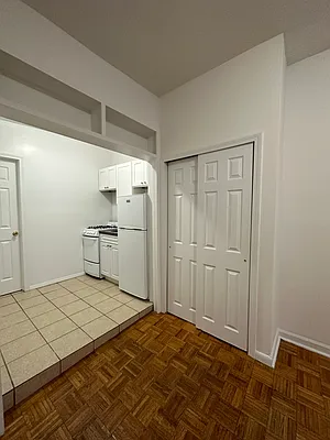 Rented by Peter R. Hungerford, LREB | media 1