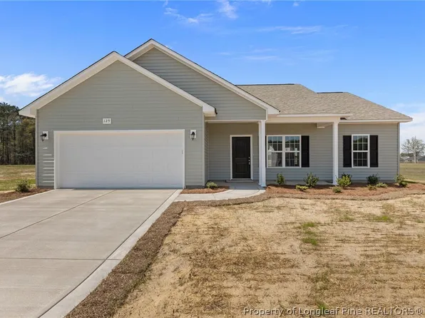 125 Orchard Ln, Parkton, NC 28371