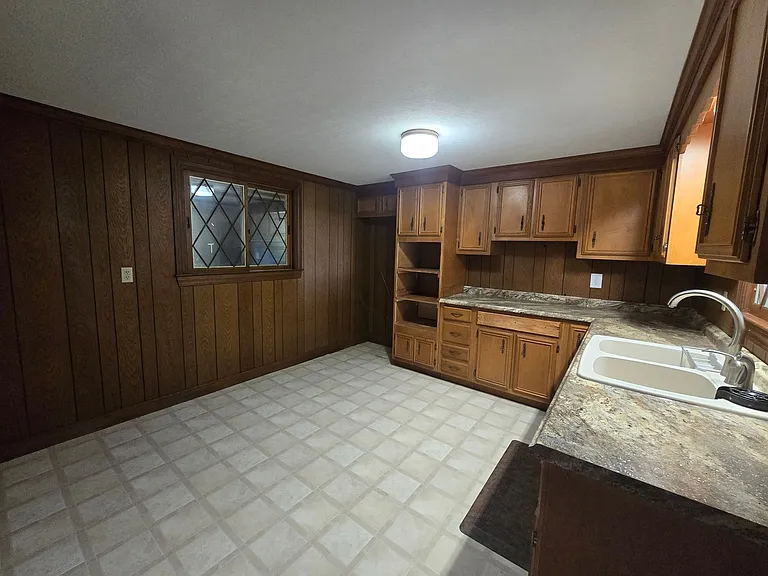 1194 Ingram Dr — Photo 11