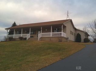 1552 Hampton Dr, Gladwin, MI 48624