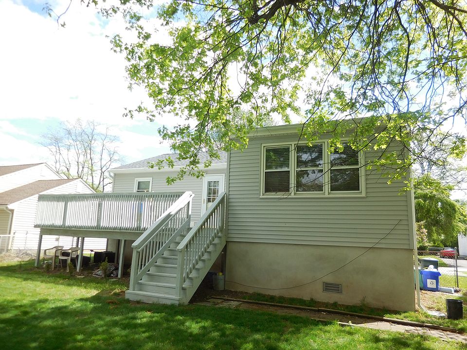 2nd image of 127 3rd St