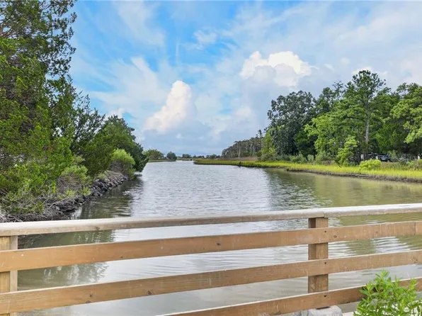 1008 Beach Rd, Hampton, VA 23664
