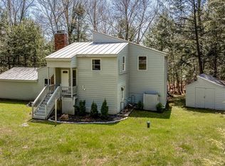 957 Marsh Family Rd, Hartford, VT 05047