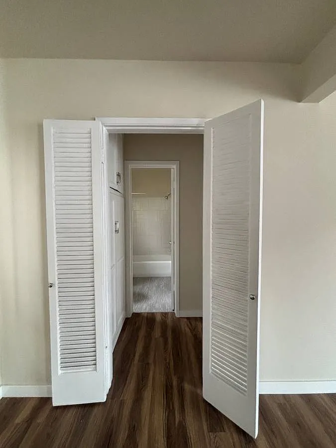 Argyle Apartments — Photo 4