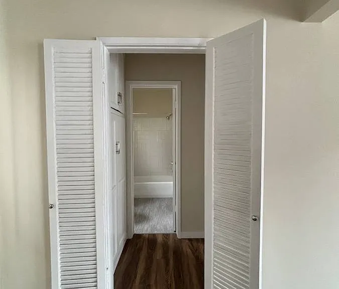 Argyle Apartments — Photo 4