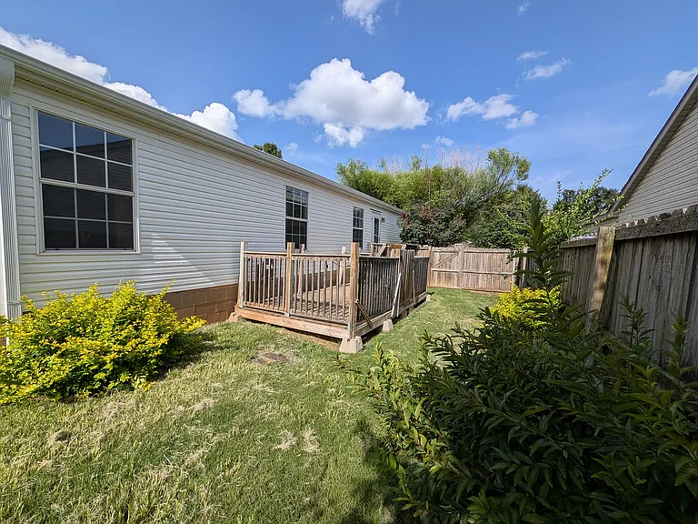 2600 Lost Springs St — Photo 32
