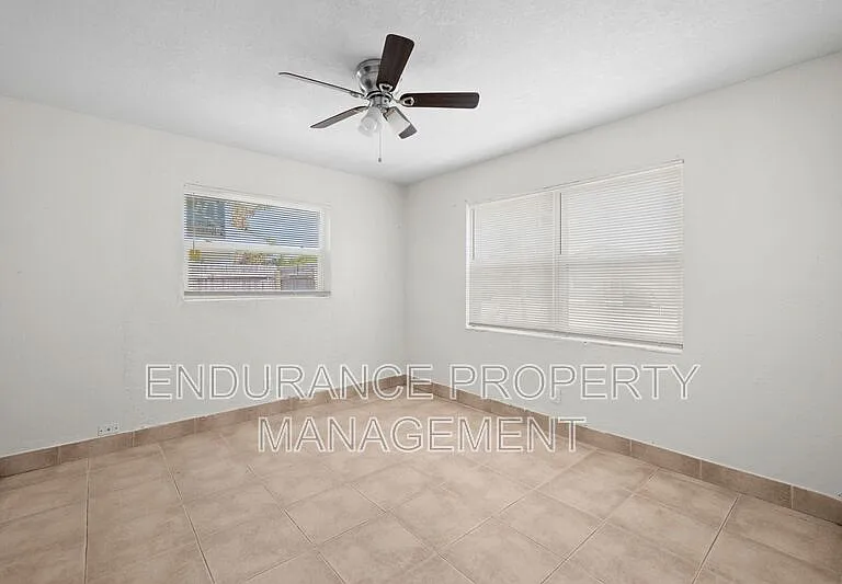 147 W 28th St — Photo 12