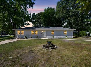 660 Bethune Dr, Virginia Beach, VA 23452