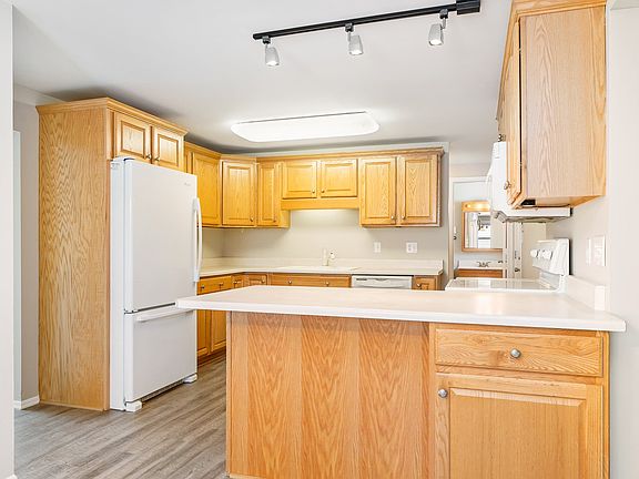 3rd image of 2505 Corby Dr