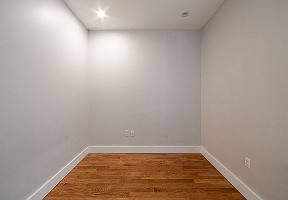 4th image of 1100 De Kalb Ave #3E
