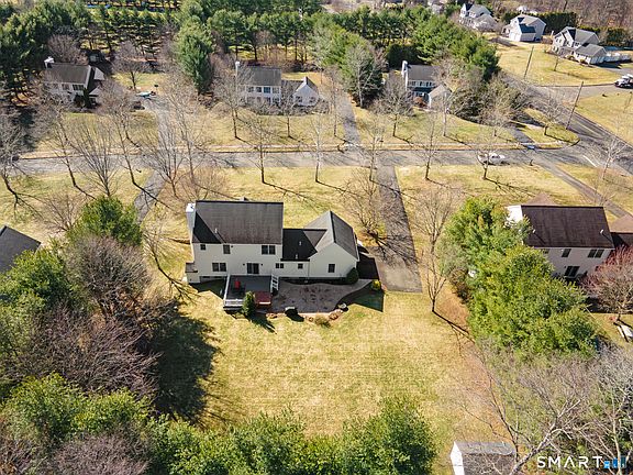 3rd image of 23 Mountain Pond Road