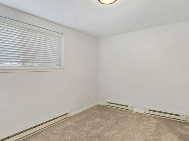 2557 Hackberry St #2 — Photo 8