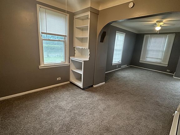 4th image of 668 E 106th St #1