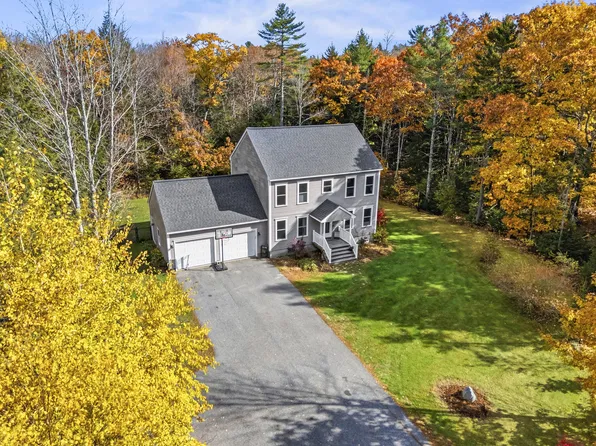 31 Newfield Road, Freeport, ME 04032