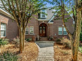 1 Twin Oaks Pl, Laurel, MS 39440