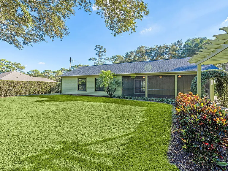 11989 Persimmon Blvd — Photo 33