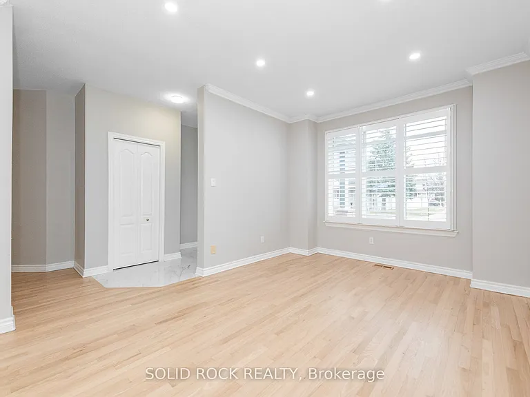 55 Gleeson Way W — Photo 5