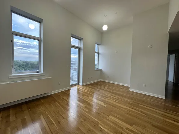 71-13 60 Lane image 15 of 17