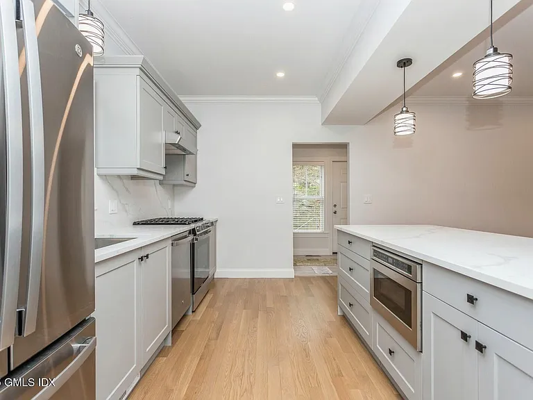 347 Delavan Ave #A — Photo 14