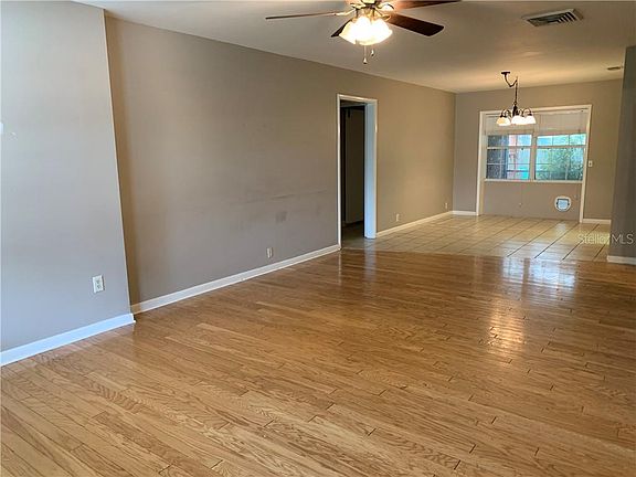2nd image of 869 Oriole Ct