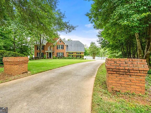 5th image of 75 Springridge Ct
