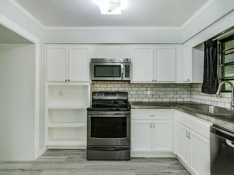 328 S 1st St — Photo 14