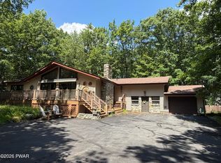 432 Maple Ridge Dr, Lords Valley, PA 18428