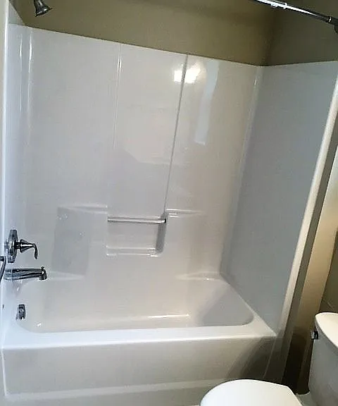 1609 NE 8th St #2 — Photo 11