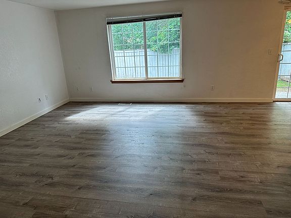 4th image of 15345 Berry Valley Dr SE