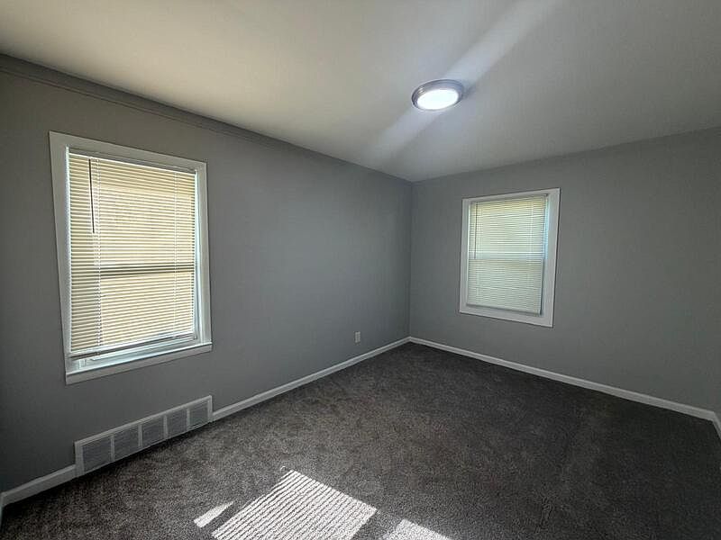 18254 Mansfield St, photo 6