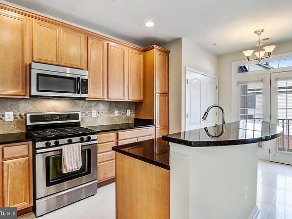 3rd image of 14580 Marlow St