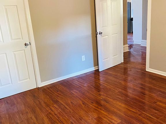 4th image of 805 Clay St