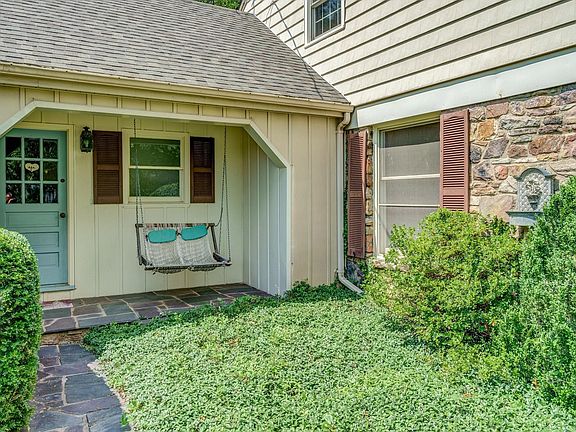 5th image of 3661 Dogwood Ln SW