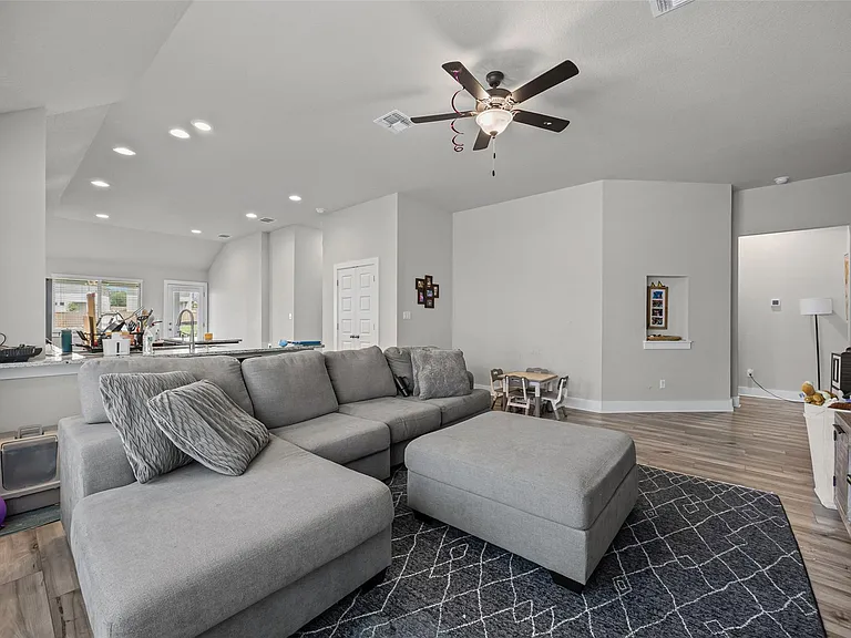 627 Biscayne Bay Bnd — Photo 5