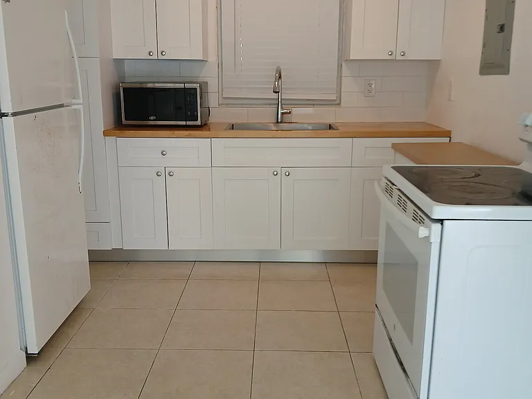 337 NE 110th St #337 — Photo 2