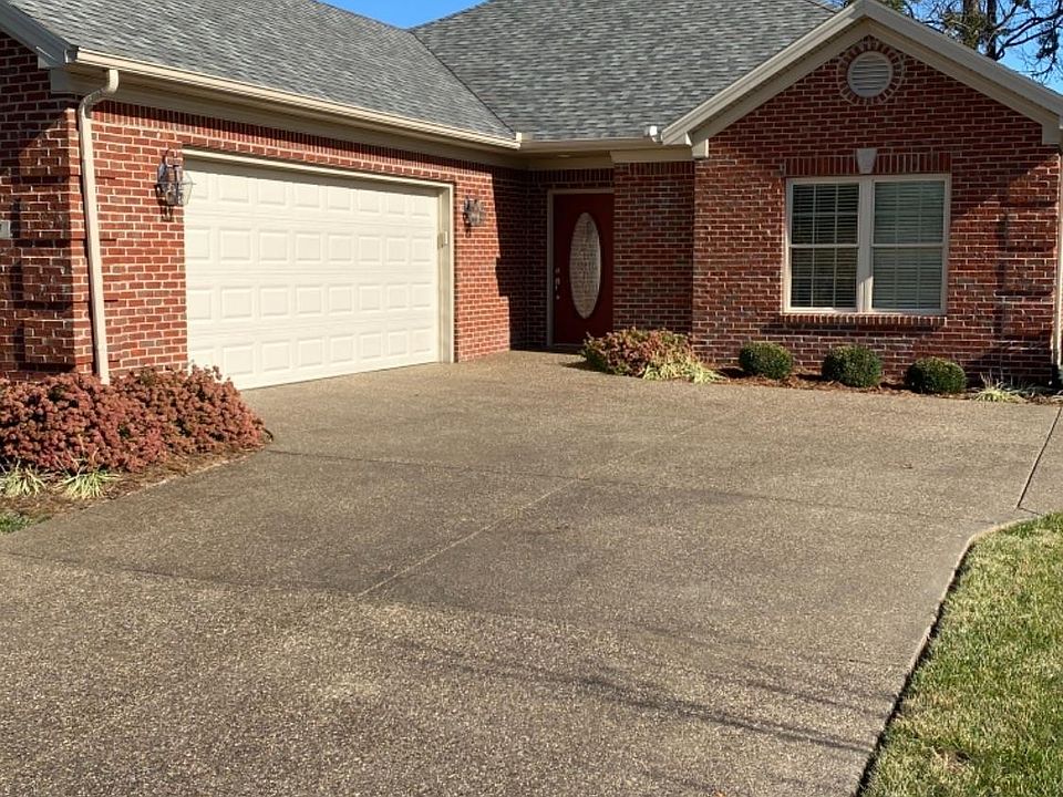1st image of 1027 Berry Hill Dr #1027