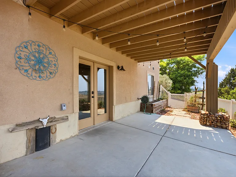 722 W Webb Rd — Photo 36