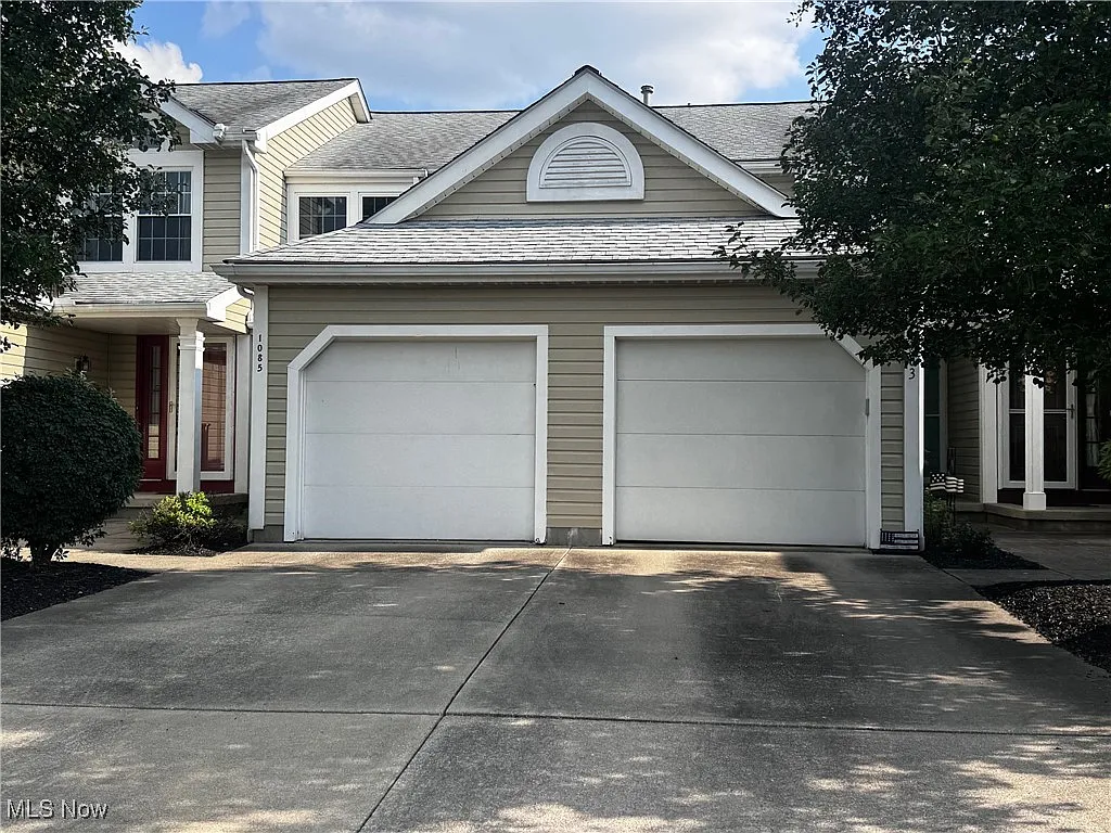 1085 Sunhaven Dr photo 1