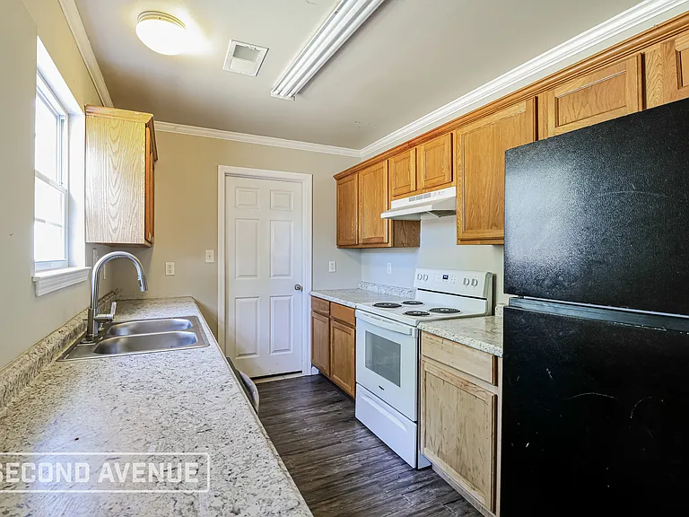 203 Glen Oaks Dr — Photo 6