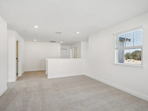 843 Sunshower Dr, Lady Lake, FL 32159