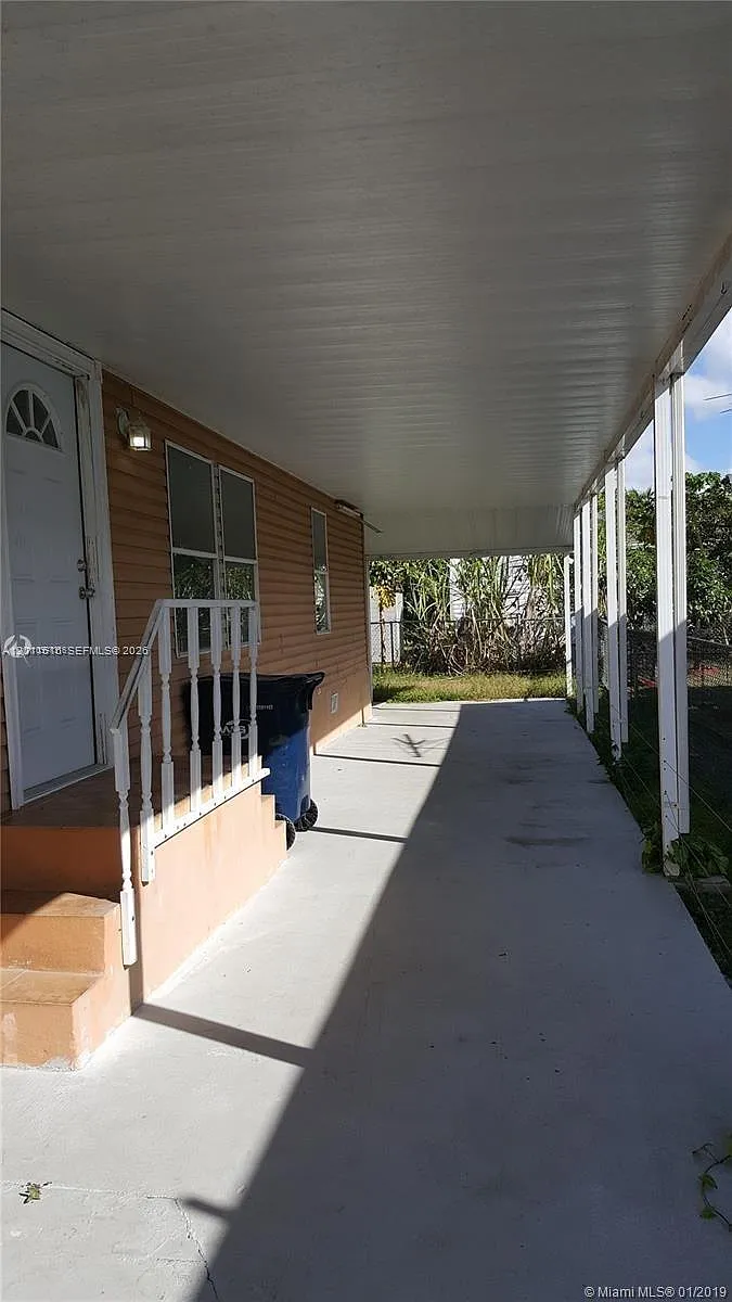 Building Photo - 19800 SW 180th Ave #32