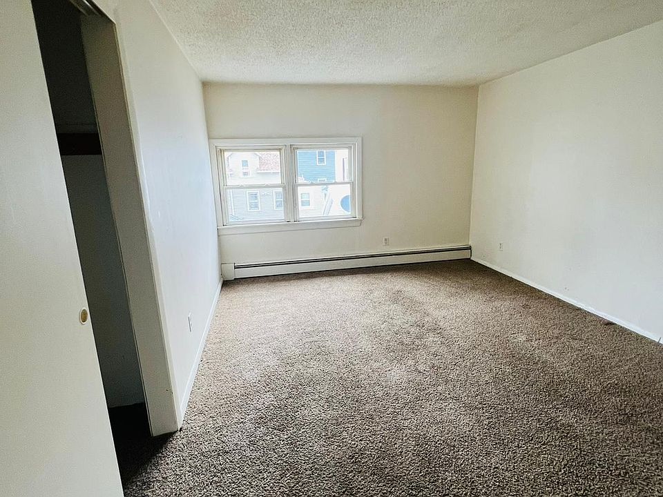 2nd image of 300 Hill St APT 3A