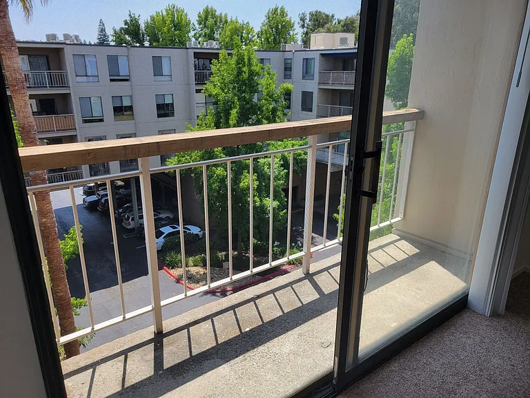 440 N Civic Dr #505 — Photo 11